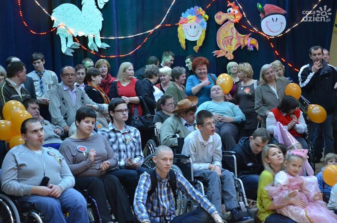 Bal ponad podziałami Bal ponad podziałami