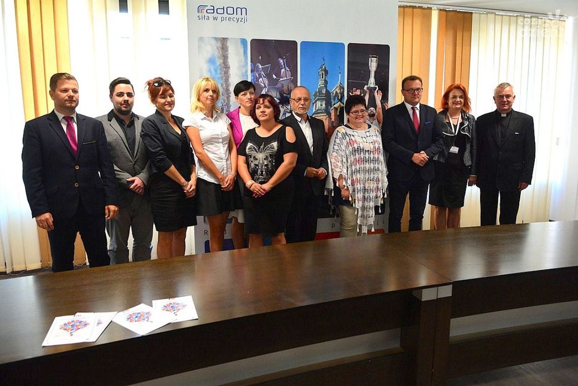 Będą pomagać niepełnosprawnym Będą pomagać niepełnosprawnym