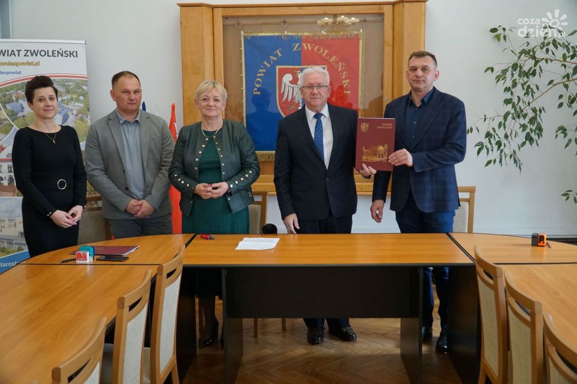 Będzie przebudowa drogi Kazanów - Kopiec