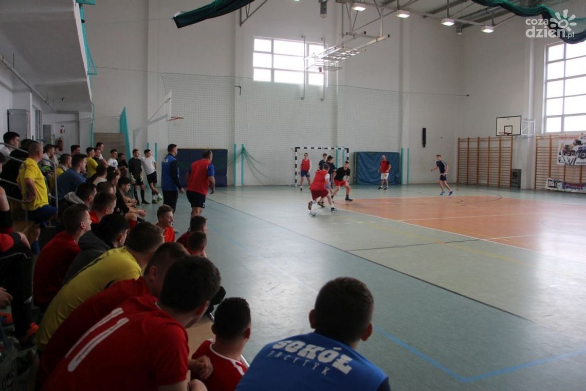 Będzie wymiana nawierzchni w hali PSP w Przytyku