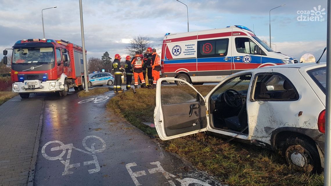 Bez uprawnień, za to z promilami wjechał w barierki