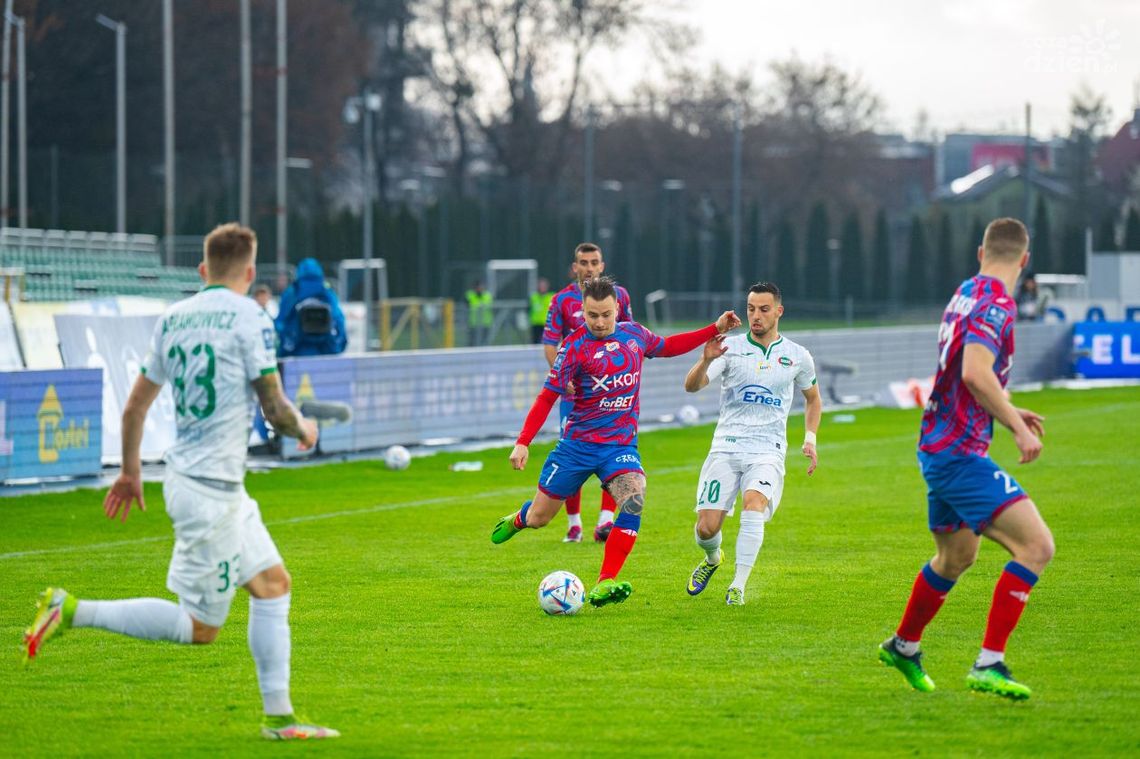 Bezbramkowy świąteczny mecz w Radomiu. Radomiak zremisował z Rakowem Częstochowa!