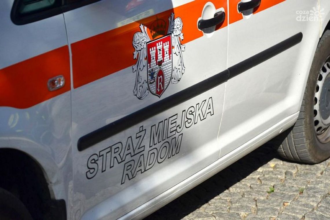 Bezdomny spał na... torach!