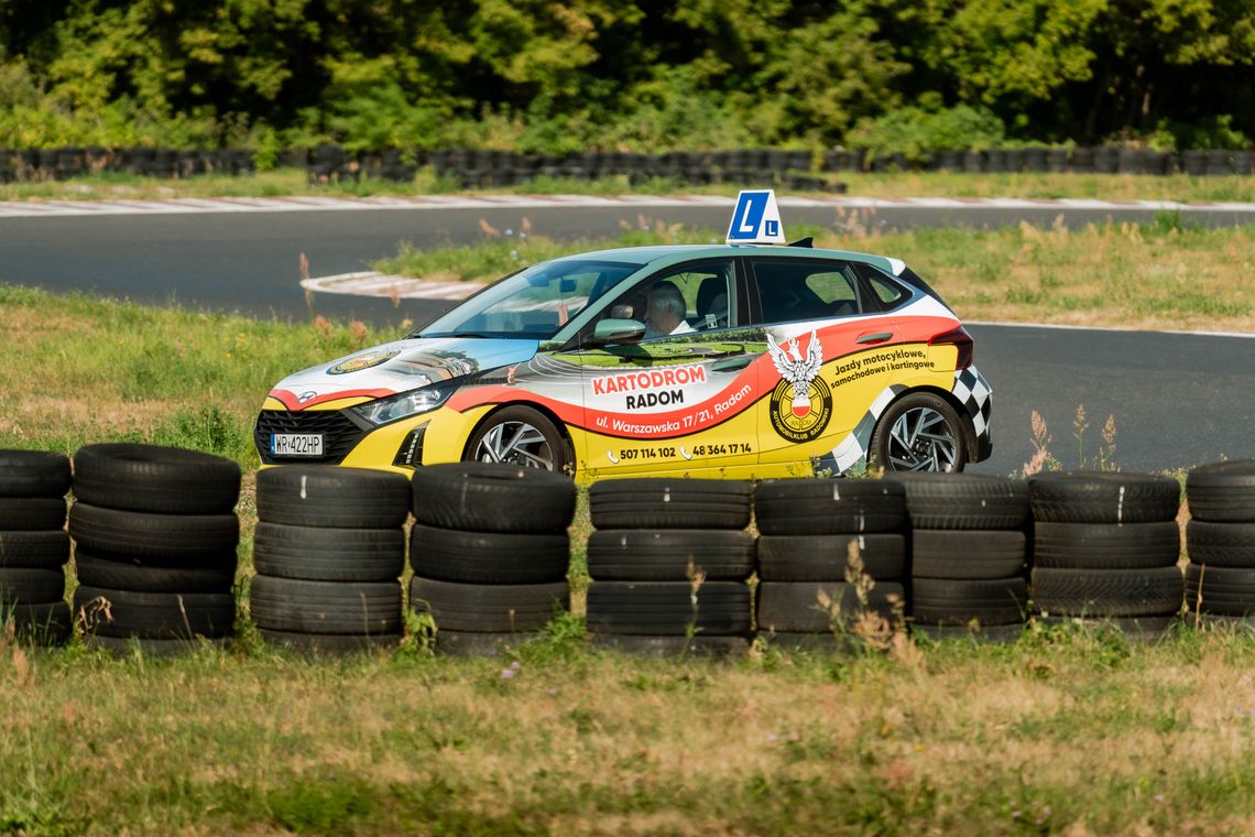 Bezpieczna jazda w każdym wieku - Automobilklub Radomski szkoli seniorów
