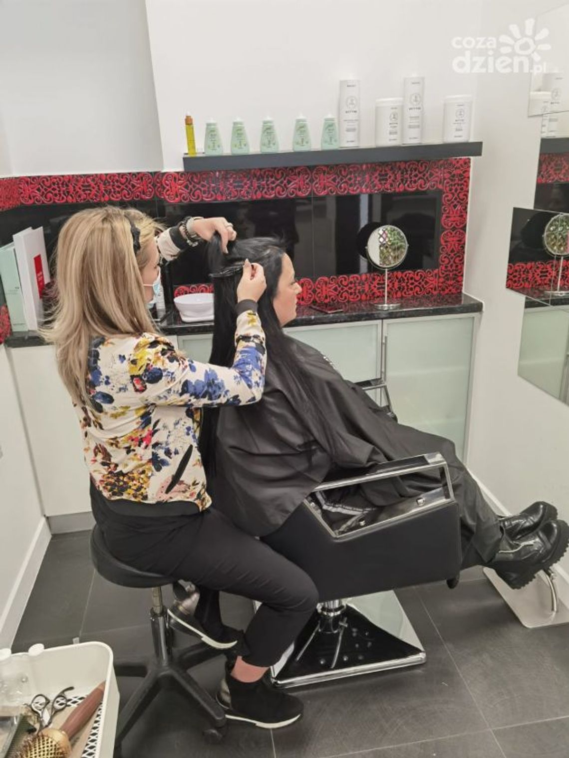 Bezpieczne farbowanie i przedłużanie włosów Bezpieczne farbowanie i przedłużanie włosów