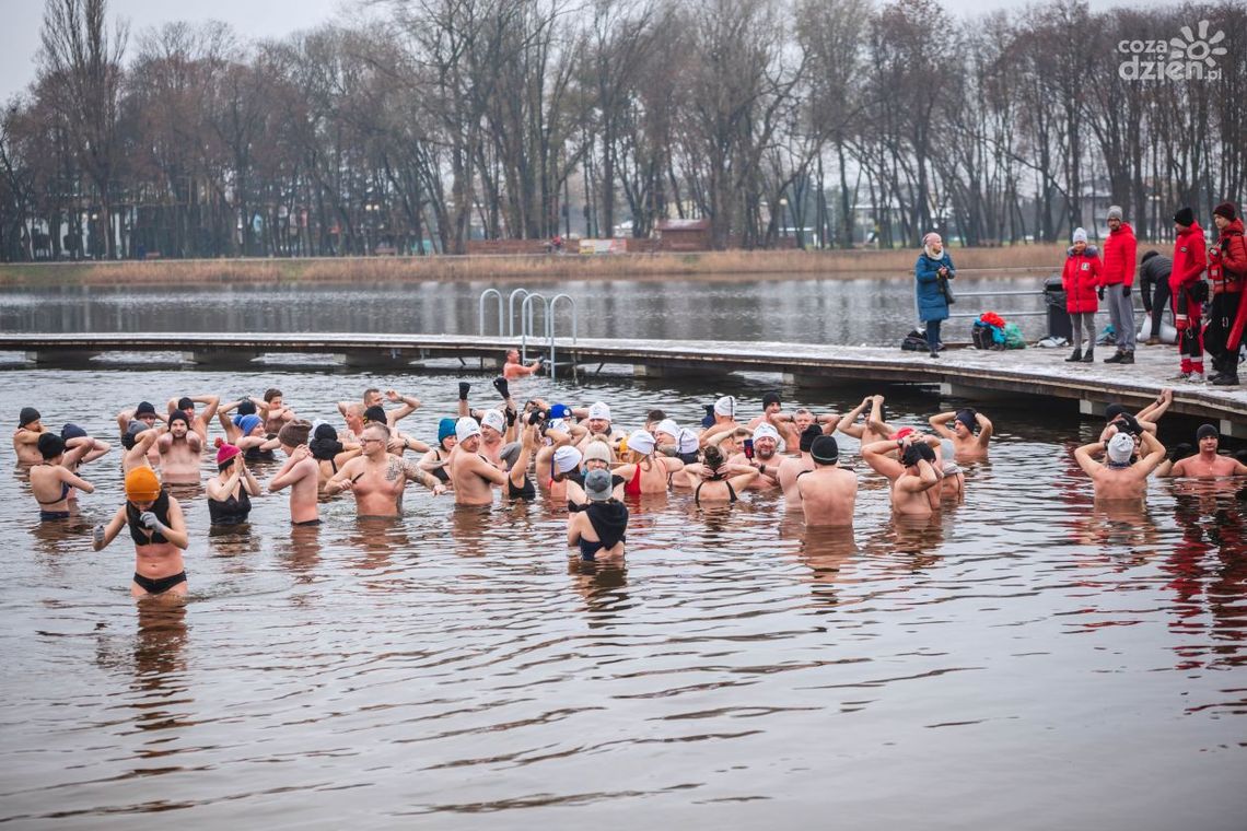 "Bezpieczne Morsowanie" nad zalewem na Borkach "Bezpieczne Morsowanie" nad zalewem na Borkach