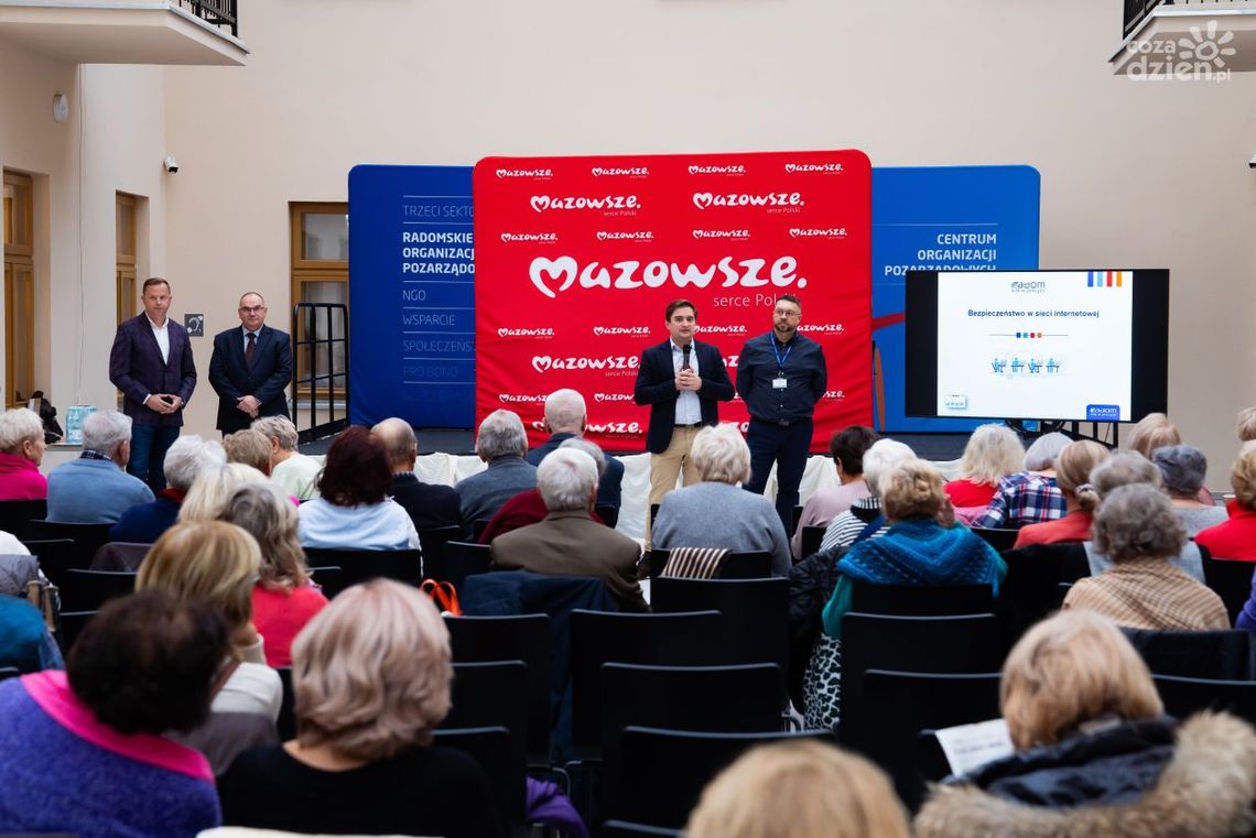 "Bezpieczny Senior": spotkanie o cyberzagrożeniach i ochronie danych "Bezpieczny Senior": spotkanie o cyberzagrożeniach i ochronie danych