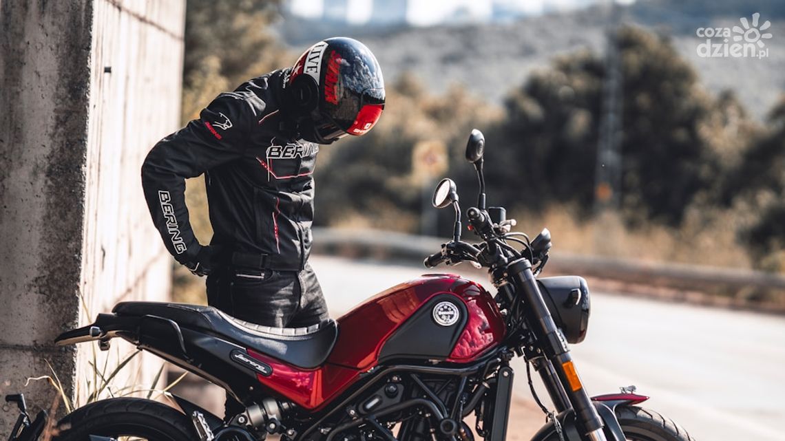 Bezpieczny start w nowy sezon – gdzie szukać certyfikowanej odzieży motocyklowej? Bezpieczny start w nowy sezon – gdzie szukać certyfikowanej odzieży motocyklowej?