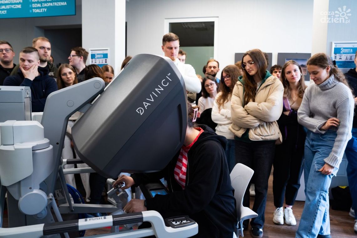 Biała Sobota w Radomskim Centrum Onkologii. Prezentowano robot Da Vinci