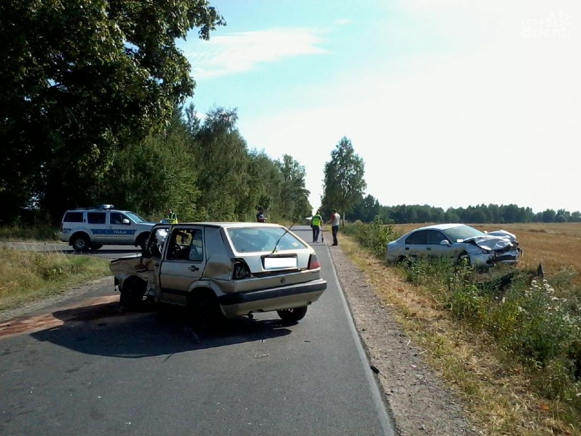 BIAŁOBRZEGI: Groźny wypadek. Cztery osoby ranne