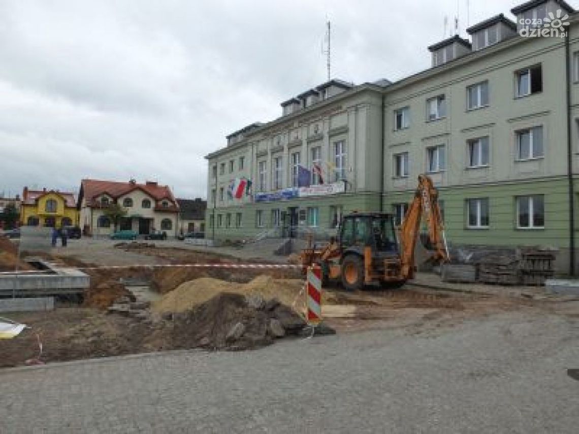 BIAŁOBRZEGI: Miasto pięknieje BIAŁOBRZEGI: Miasto pięknieje