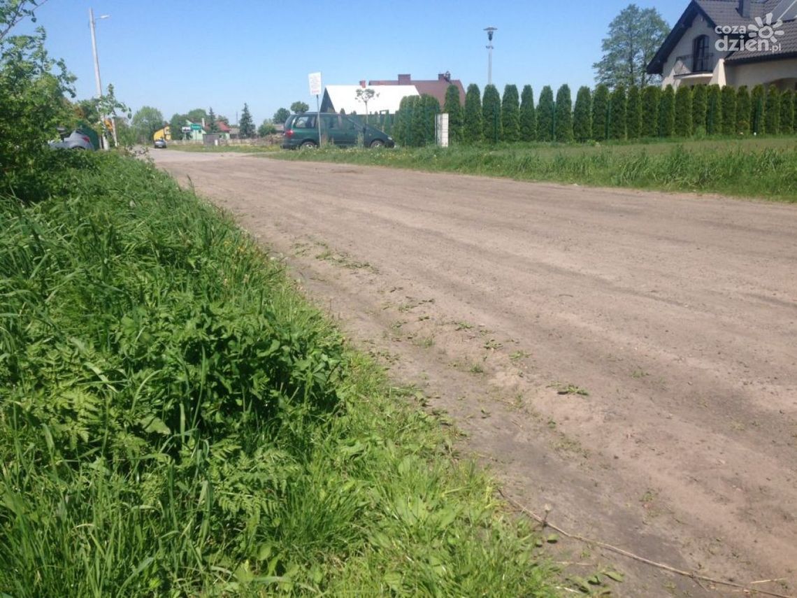 Białobrzegi. Przebudowa drogi Szczyty - Leopoldów Białobrzegi. Przebudowa drogi Szczyty - Leopoldów