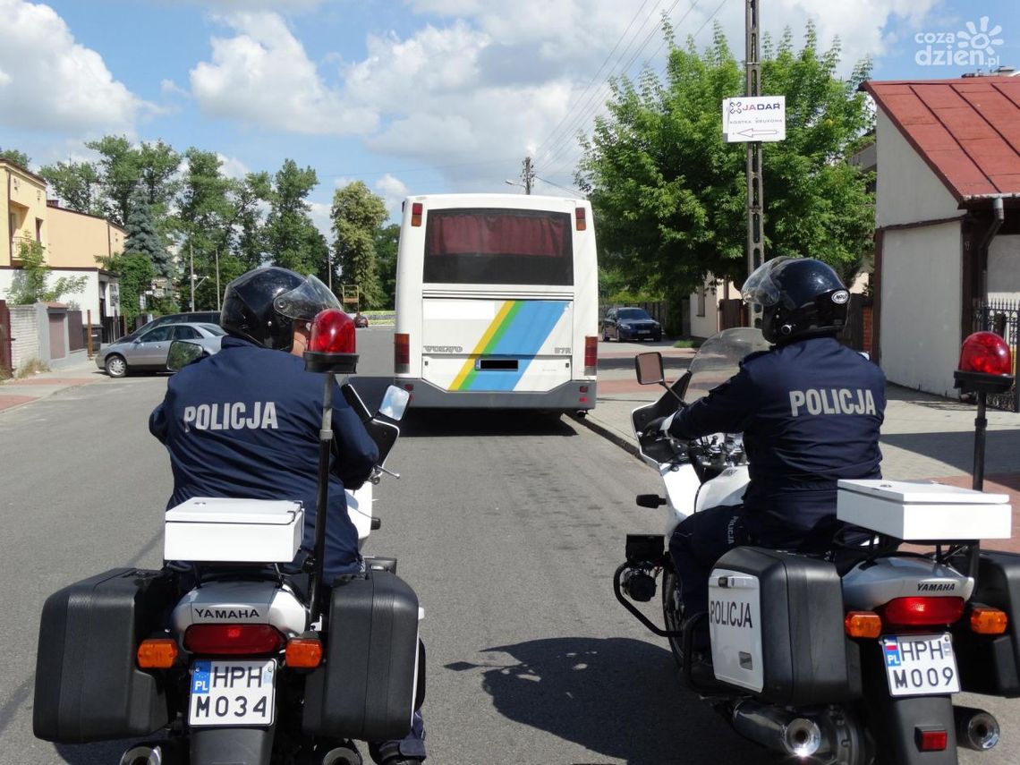 BIAŁOBRZEGI. Wiózł wycieczkę niesprawnym autobusem