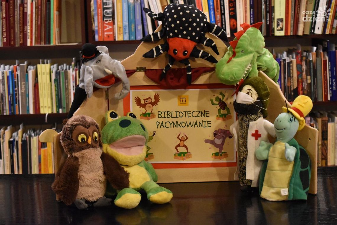 Biblioteczne pacynkowanie