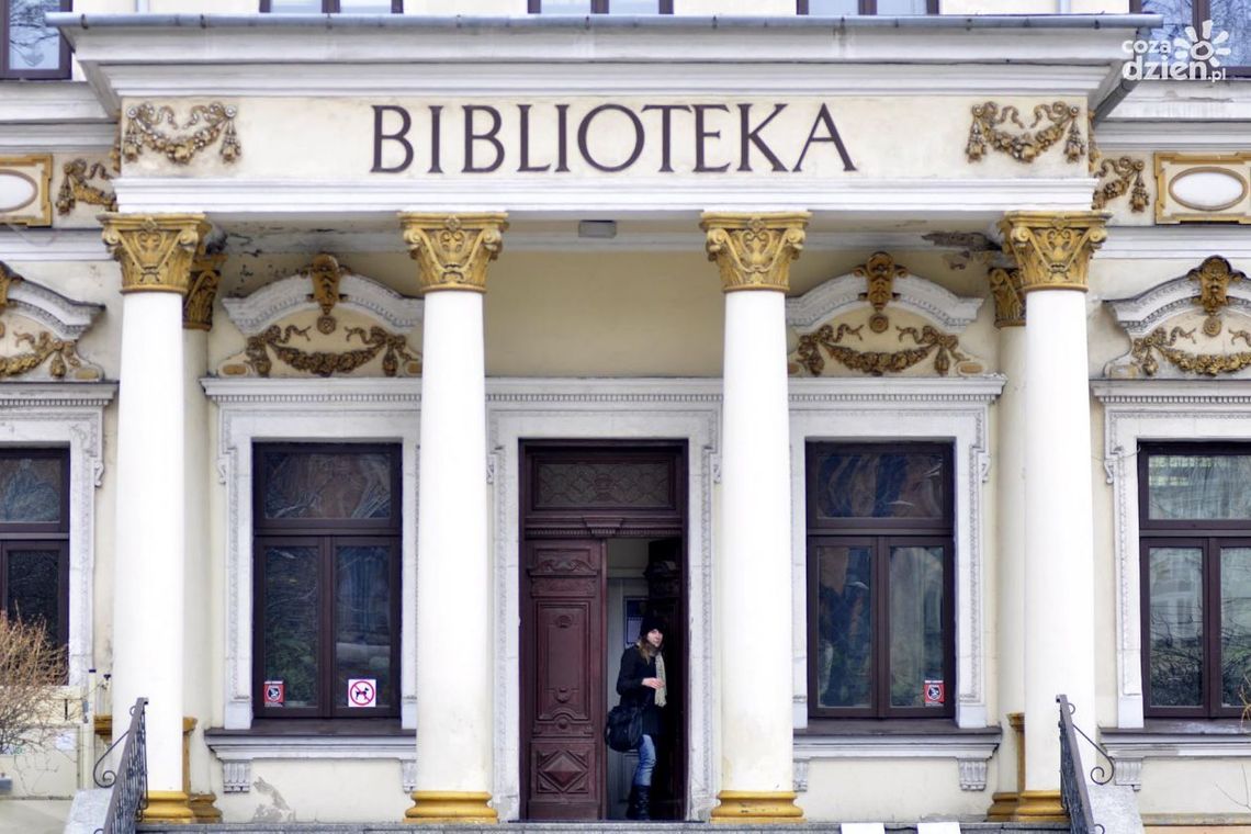 Biblioteka wznawia działalność 