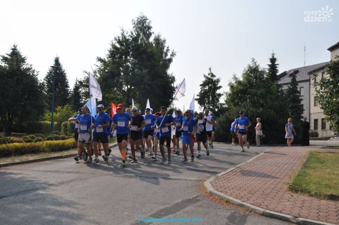 Biegną na Jasną Górę