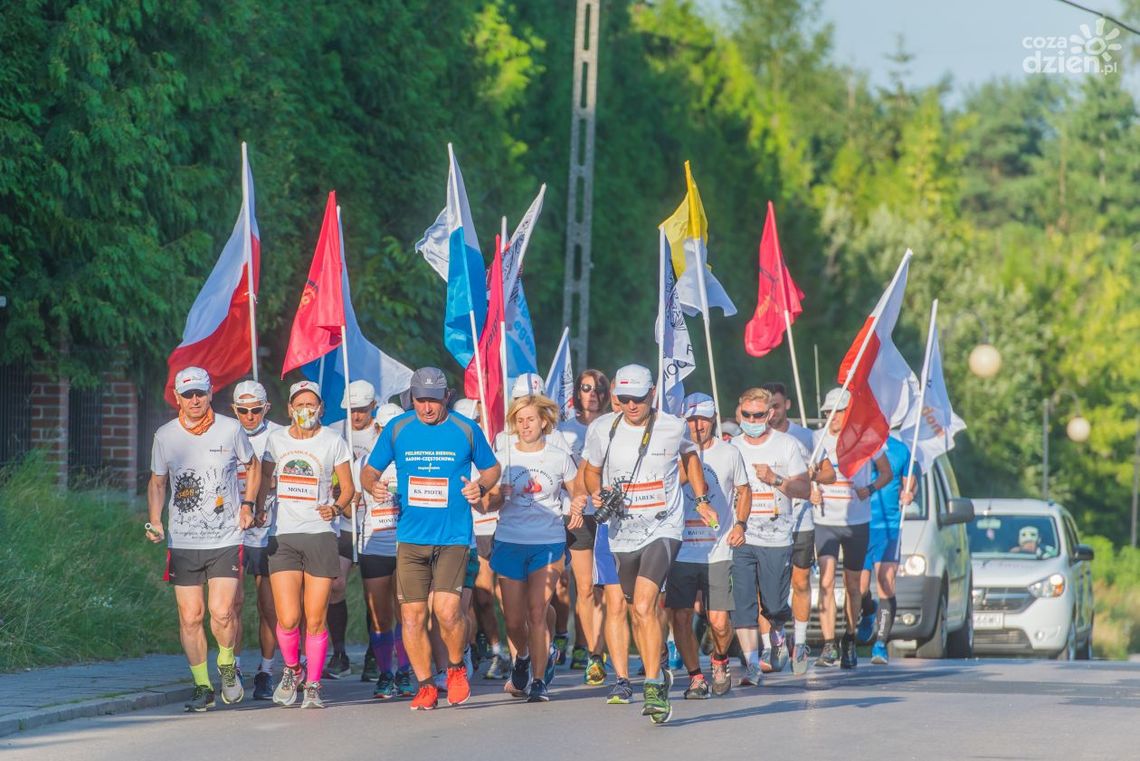 Biegowa pielgrzymka wystartowała