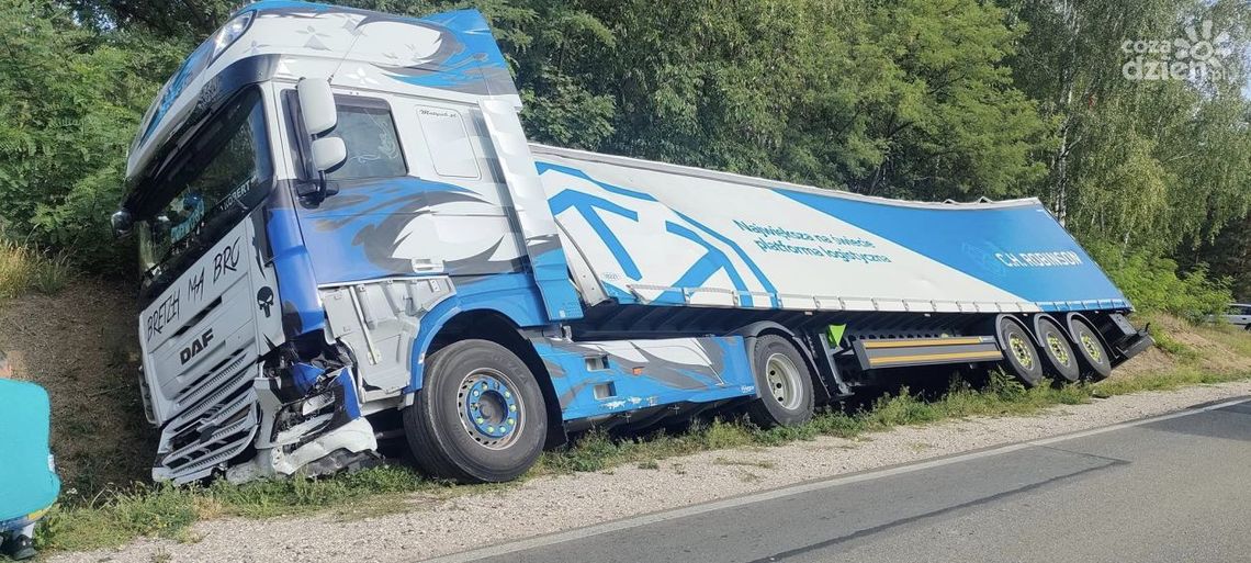 Biejków. Zderzenie osobówki z autem ciężarowym 