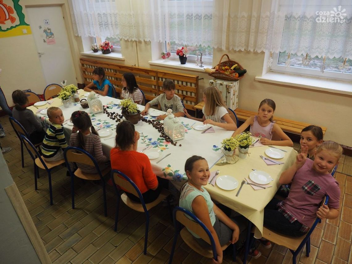 Bieniędzice. Warsztaty dekorowania stołu