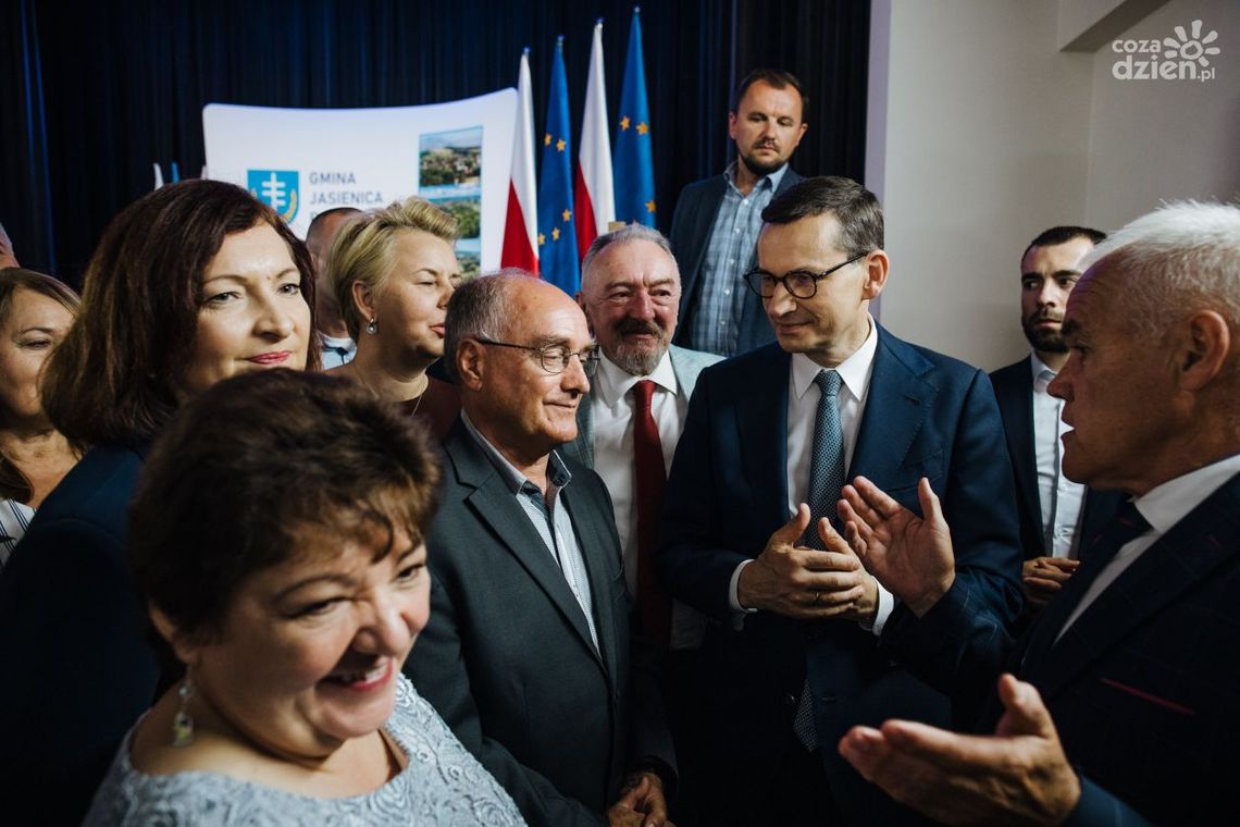 Blisko 14 mld zł wsparcia trafi do samorządów