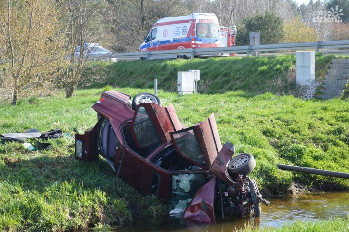 Bmw w rzece przy ul. Energetyków. Są ranni 