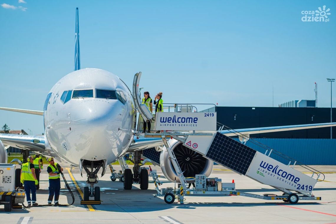 Bójka na pokładzie samolotu z Radomia do Paryża