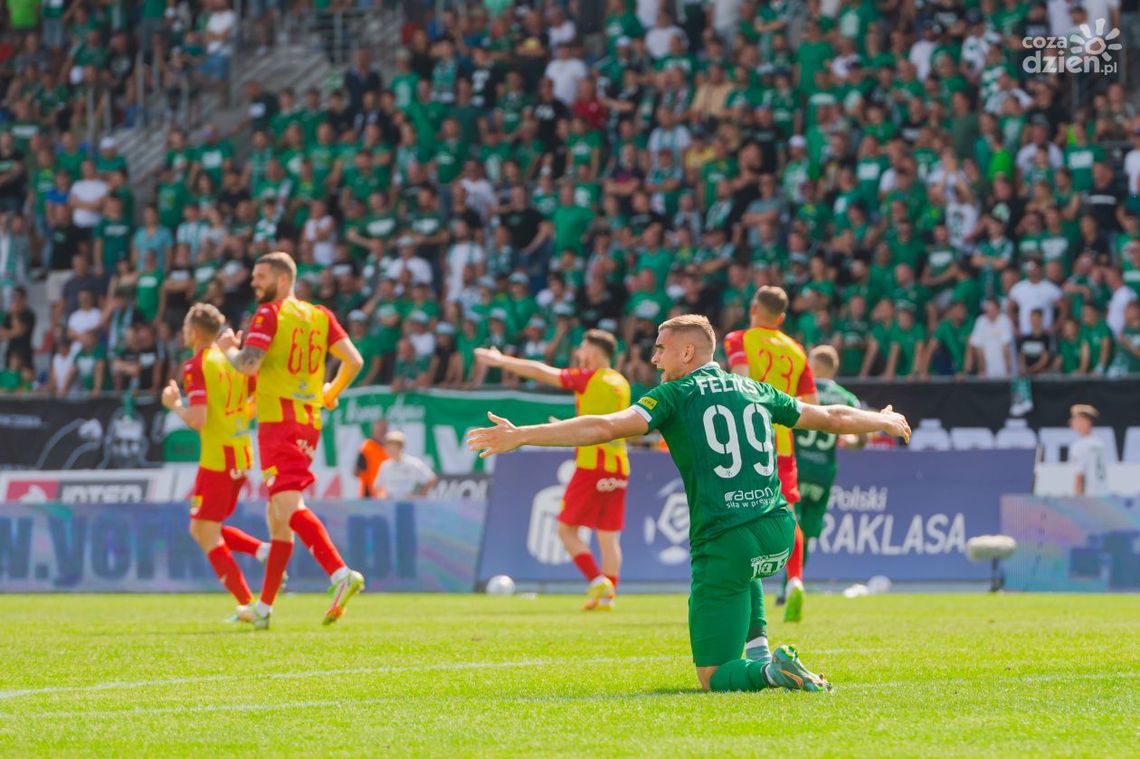 Bolesna porażka Radomiaka Radom w starciu z Koroną Kielce. Koniec zwycięskiej passy! Bolesna porażka Radomiaka Radom w starciu z Koroną Kielce. Koniec zwycięskiej passy!