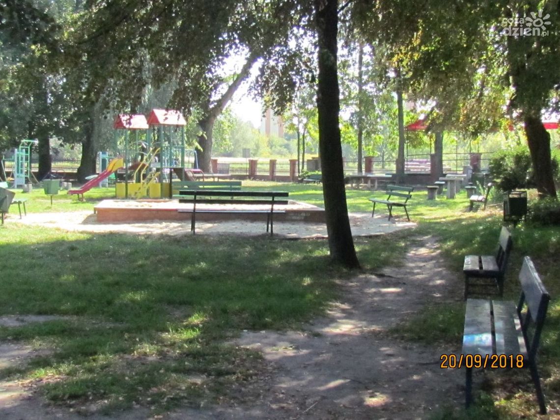 Borki. Plac zabaw do odnowy