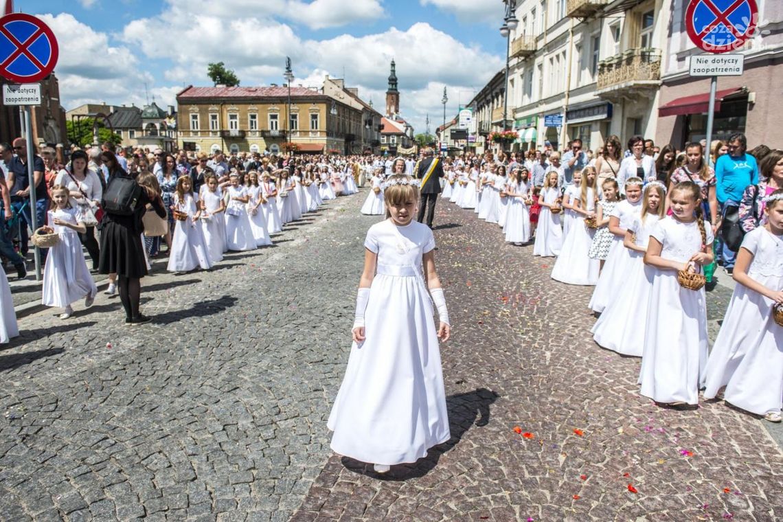 Boże Ciało - procesja ulicami miasta