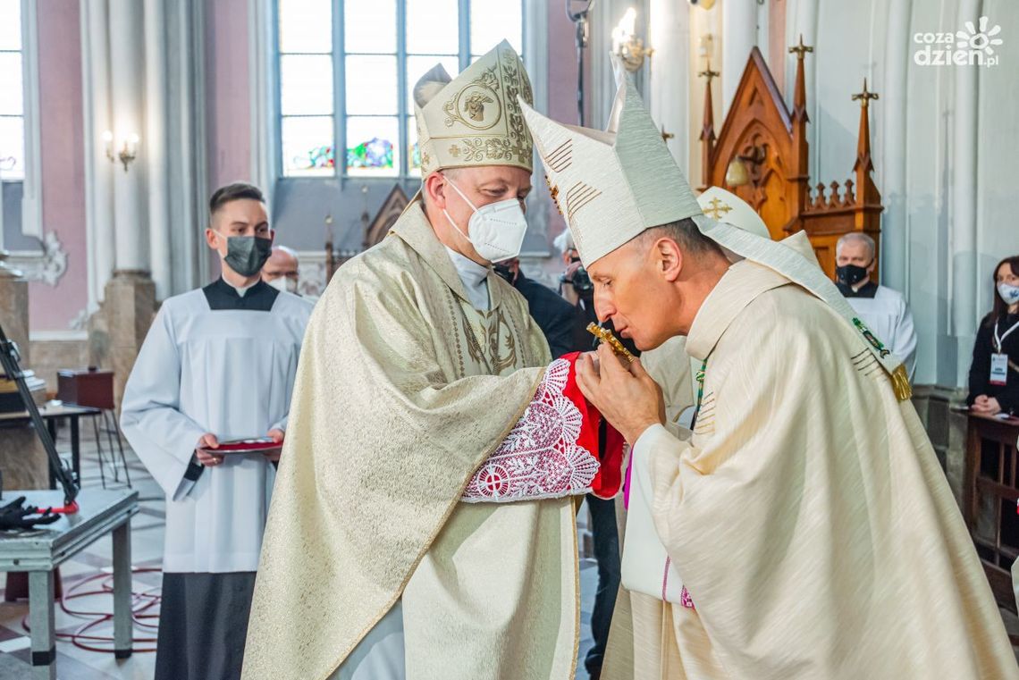 Bp Solarczyk oficjalnie objął diecezję radomską [wideo]