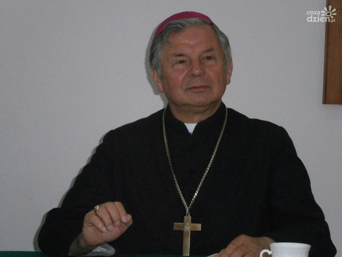 Bp Tomasik do dziennikarzy: "Służcie człowiekowi!"