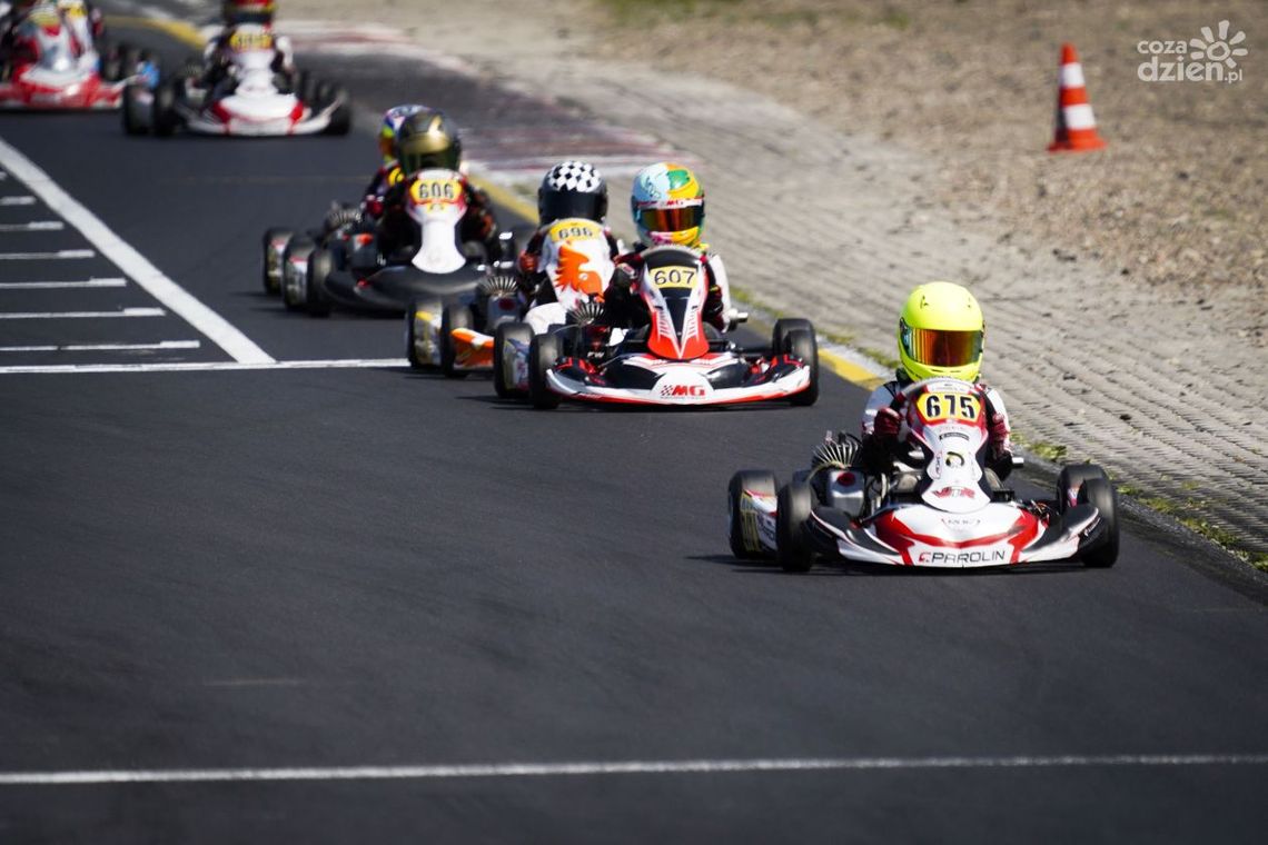 Bracia Bal w kartingowej czołówce na torze w Słomczynie