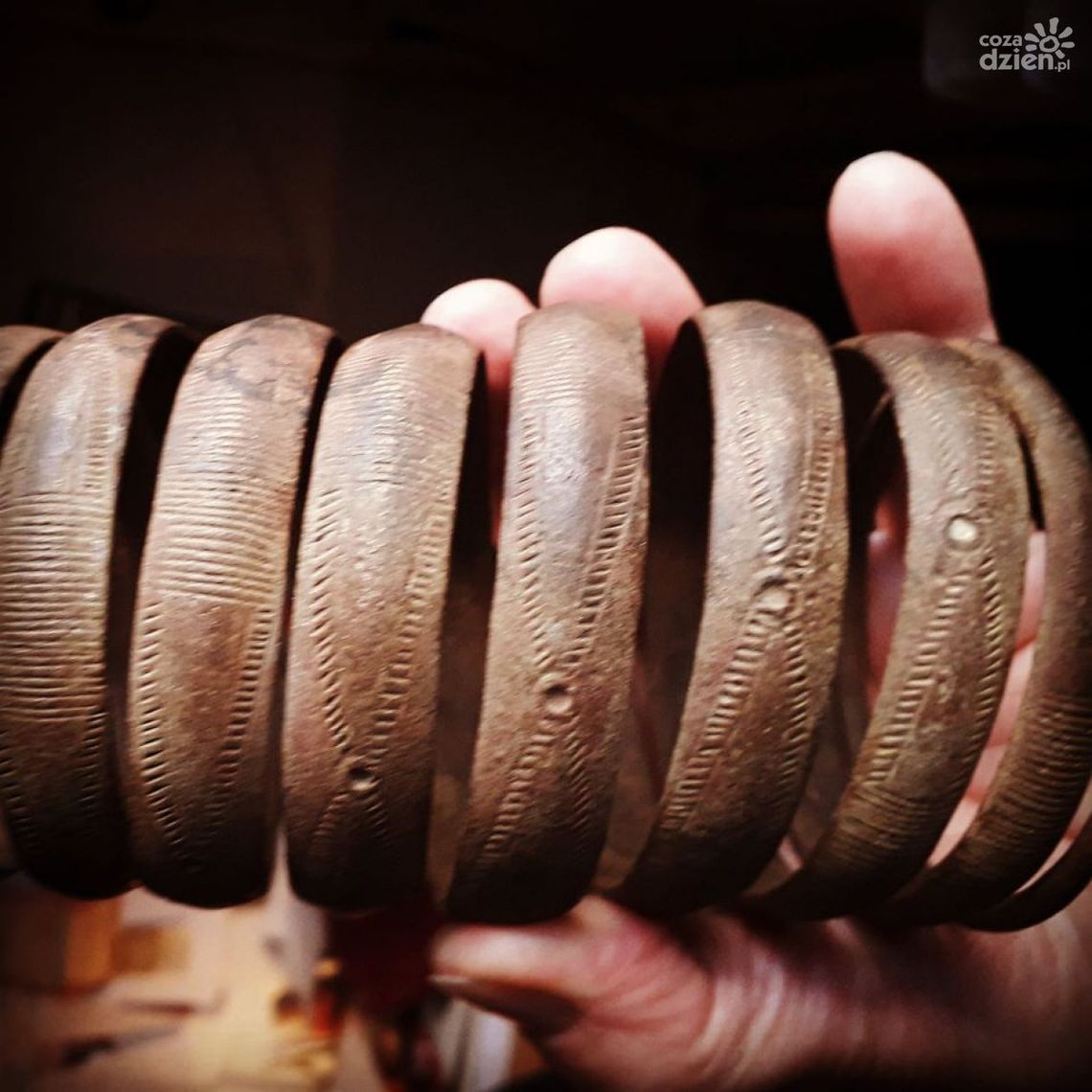 Bransoleta z VI w. p.n.e. znaleziona w Pilicy