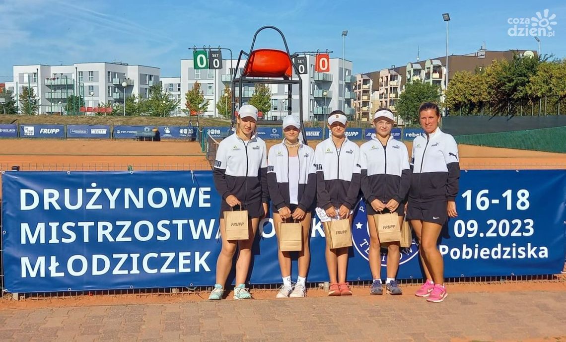 Brązowy medal młodziczek AT Masters Radom w Drużynowych Mistrzostwach Polski