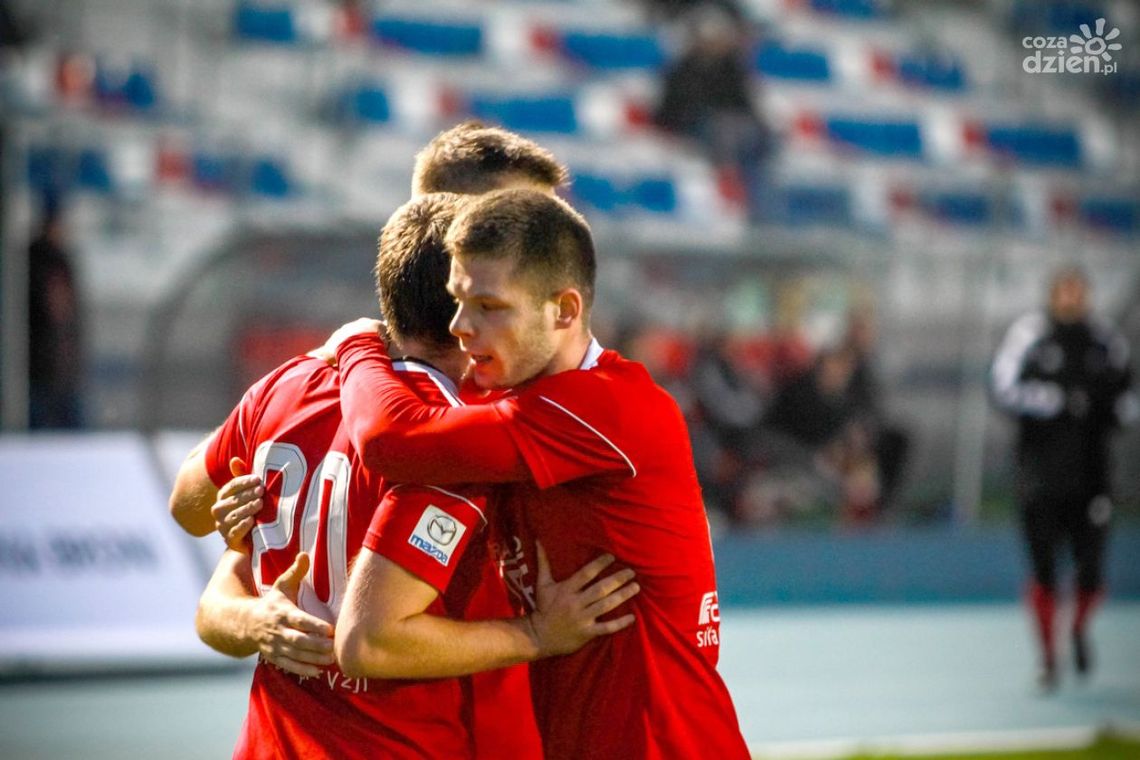 Broń na półmetku. Wiosną powalczy o więcej Broń na półmetku. Wiosną powalczy o więcej