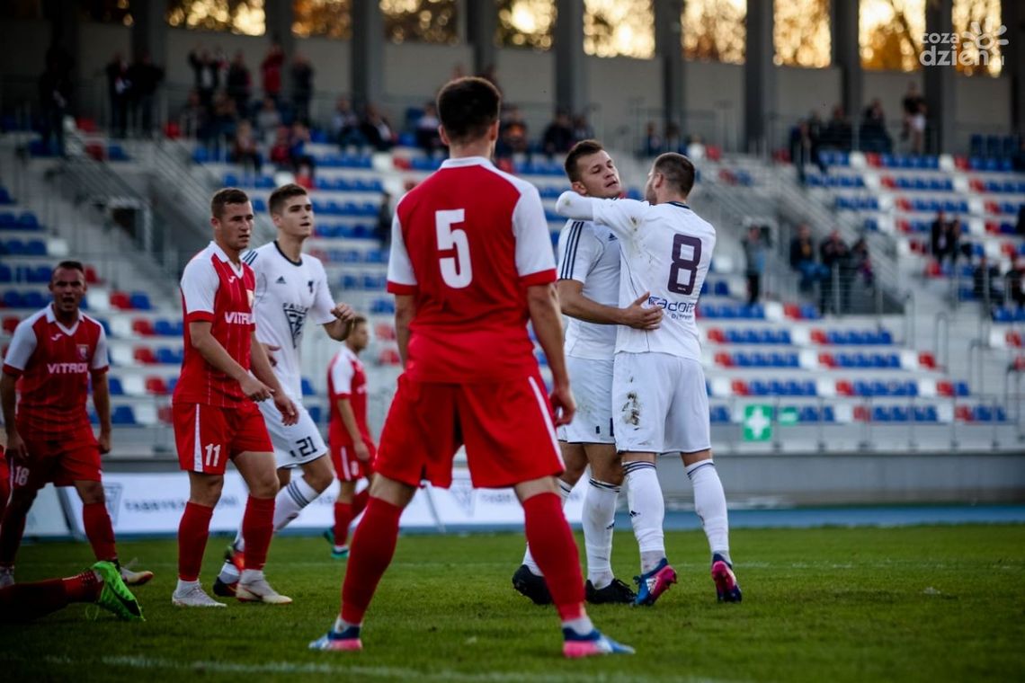 Broń podejmie sąsiada z tabeli