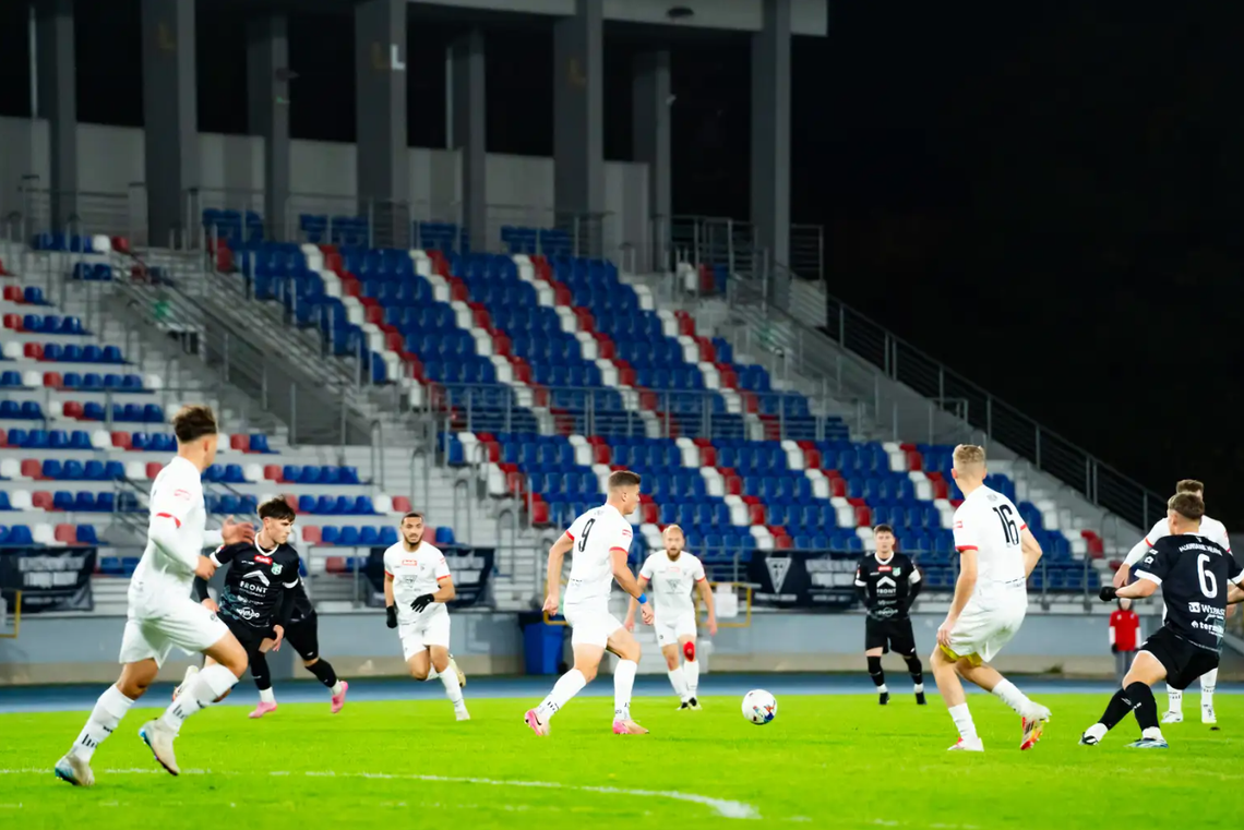 Broń podzieliła się punktami z Mławianką