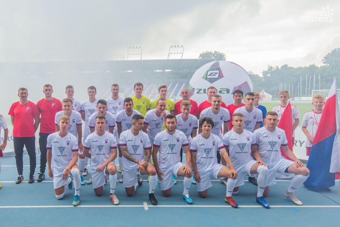 Broń powraca do domu. Na inaugurację zagra z beniaminkiem