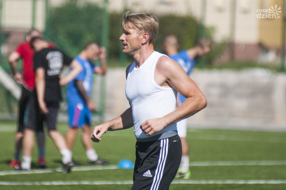 Broń pozyskała trzech piłkarzy