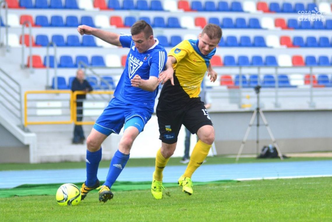 Broń przegrywa w deszczu