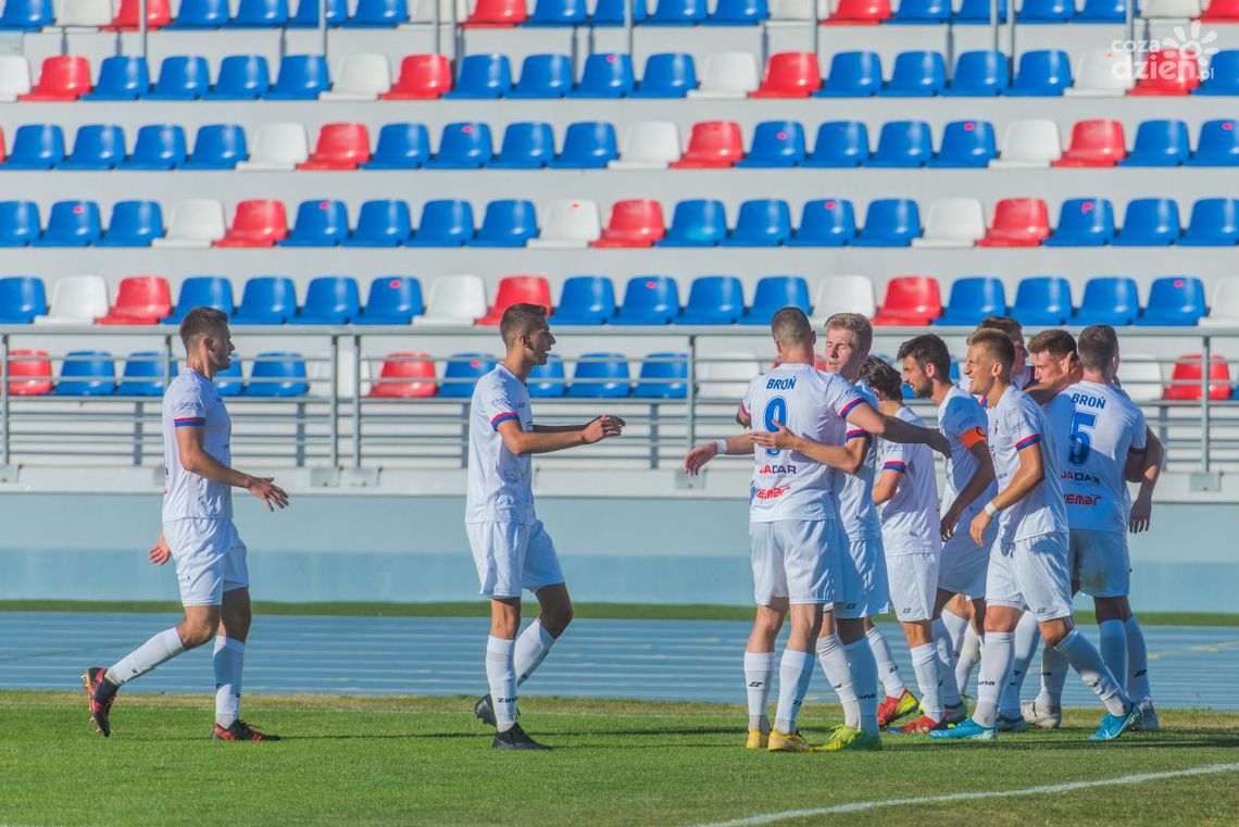 Broń przygotowuje się do meczu z Polonią. Leśniewski wyróżniony