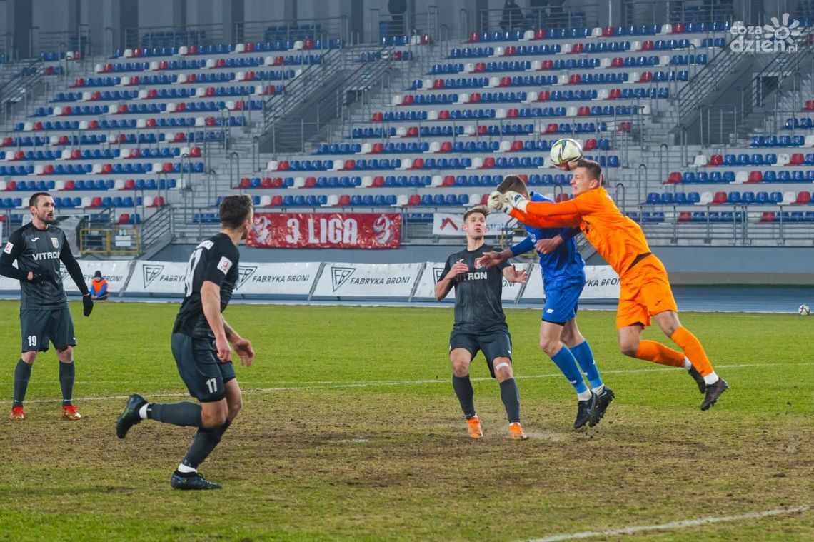 Broń Radom na mecz z liderem Legionovią Legionowo bez najlepszego strzelca