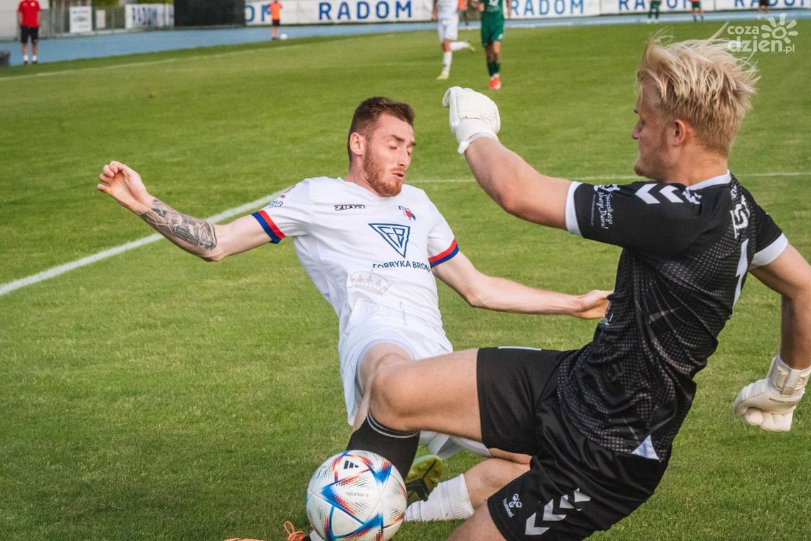 Broń Radom po raz drugi z bagażem czterech bramek. Tym razem w meczu z beniaminkiem Broń Radom po raz drugi z bagażem czterech bramek. Tym razem w meczu z beniaminkiem