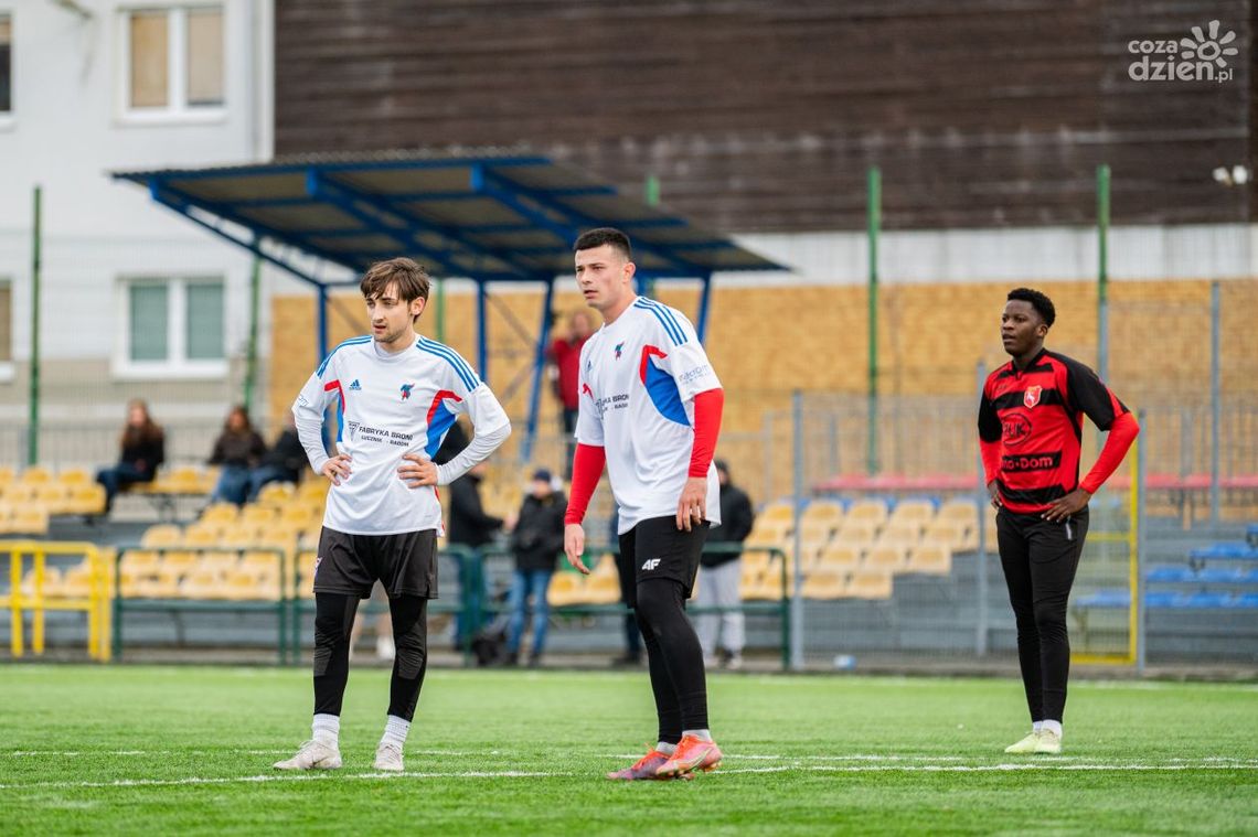 Broń Radom pozyskała dwóch zawodników. 
W środę mecz z Pogonią