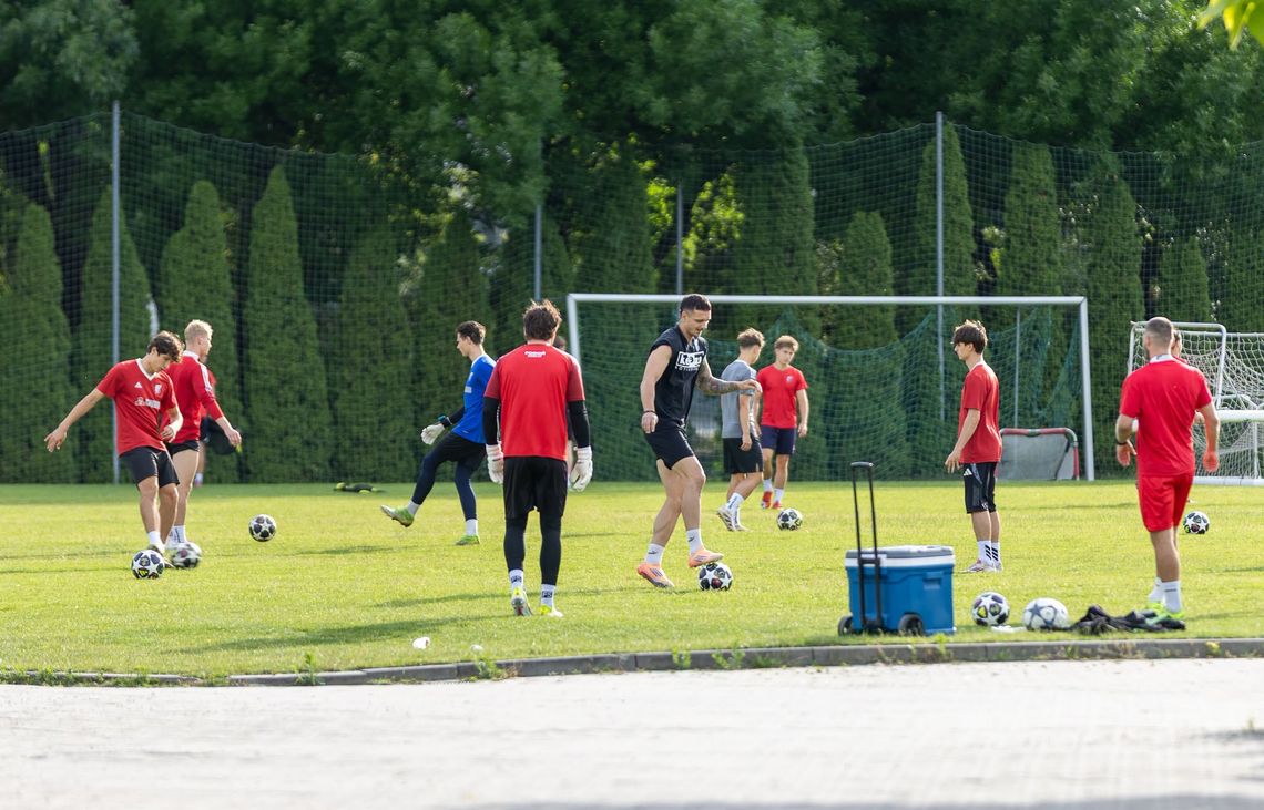 Broń Radom przed pierwszym sparingiem. Czerny odchodzi, Dziubiński zostaje Broń Radom przed pierwszym sparingiem. Czerny odchodzi, Dziubiński zostaje