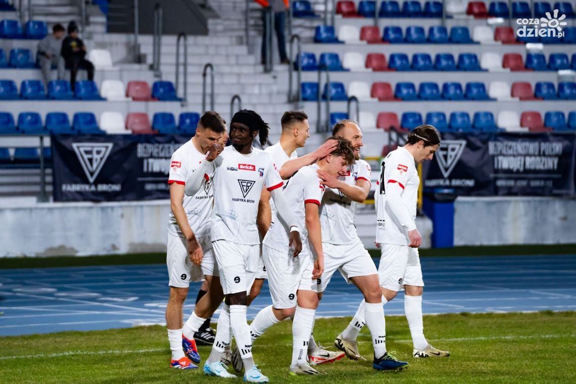 Broń Radom wygrała z Pelikanem Łowicz