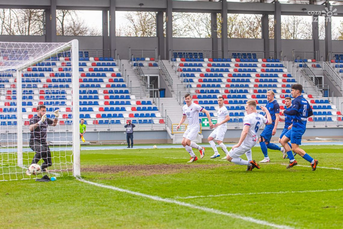 Broń Radom wygrywa z Olimpią Zambrów. Jedyną bramkę uzyskał Wrześniewski