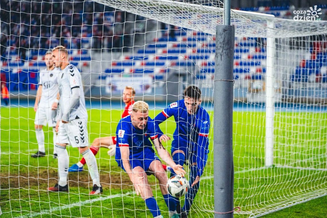 Broń Radom wypaliła po przerwie i w kibicowskim hicie pokonała Polonię Warszawa Broń Radom wypaliła po przerwie i w kibicowskim hicie pokonała Polonię Warszawa