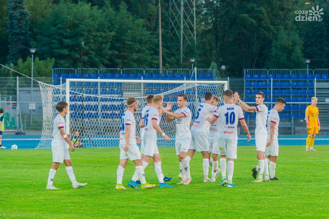 Broń Radom zachwyciła w Sieradzu. Remis Pilicy Białobrzegi z Ursusem Warszawa Broń Radom zachwyciła w Sieradzu. Remis Pilicy Białobrzegi z Ursusem Warszawa