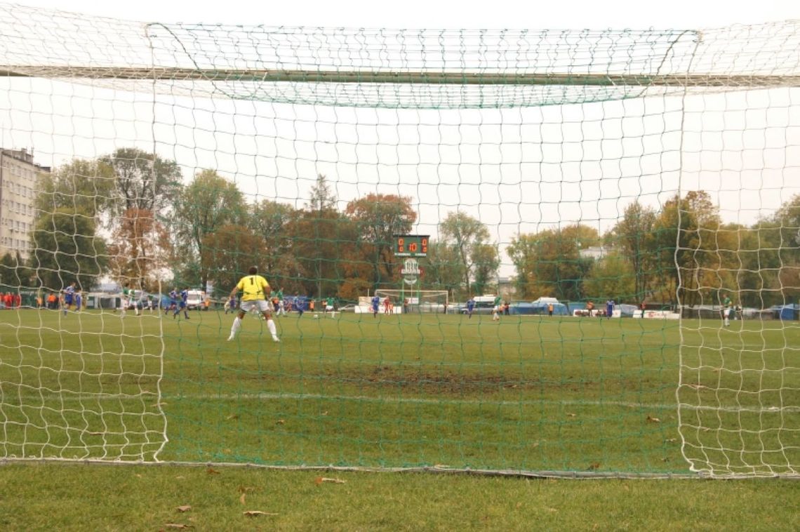 BROŃ - RADOMIAK 0:1 RELACJA POMECZOWA